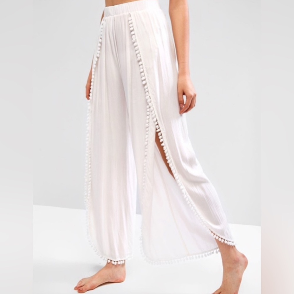 Zaful Pom Pom Split Tulip Pants in White. Size M